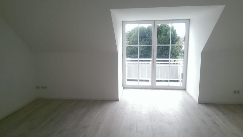 Dachgeschosswohnung mit 2 Balkonen